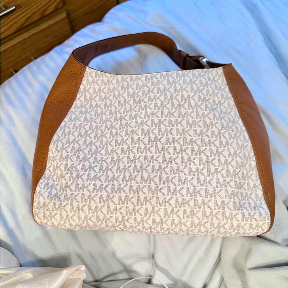 Hobo Bag + Wallet Bundle - Picture 4 of 16